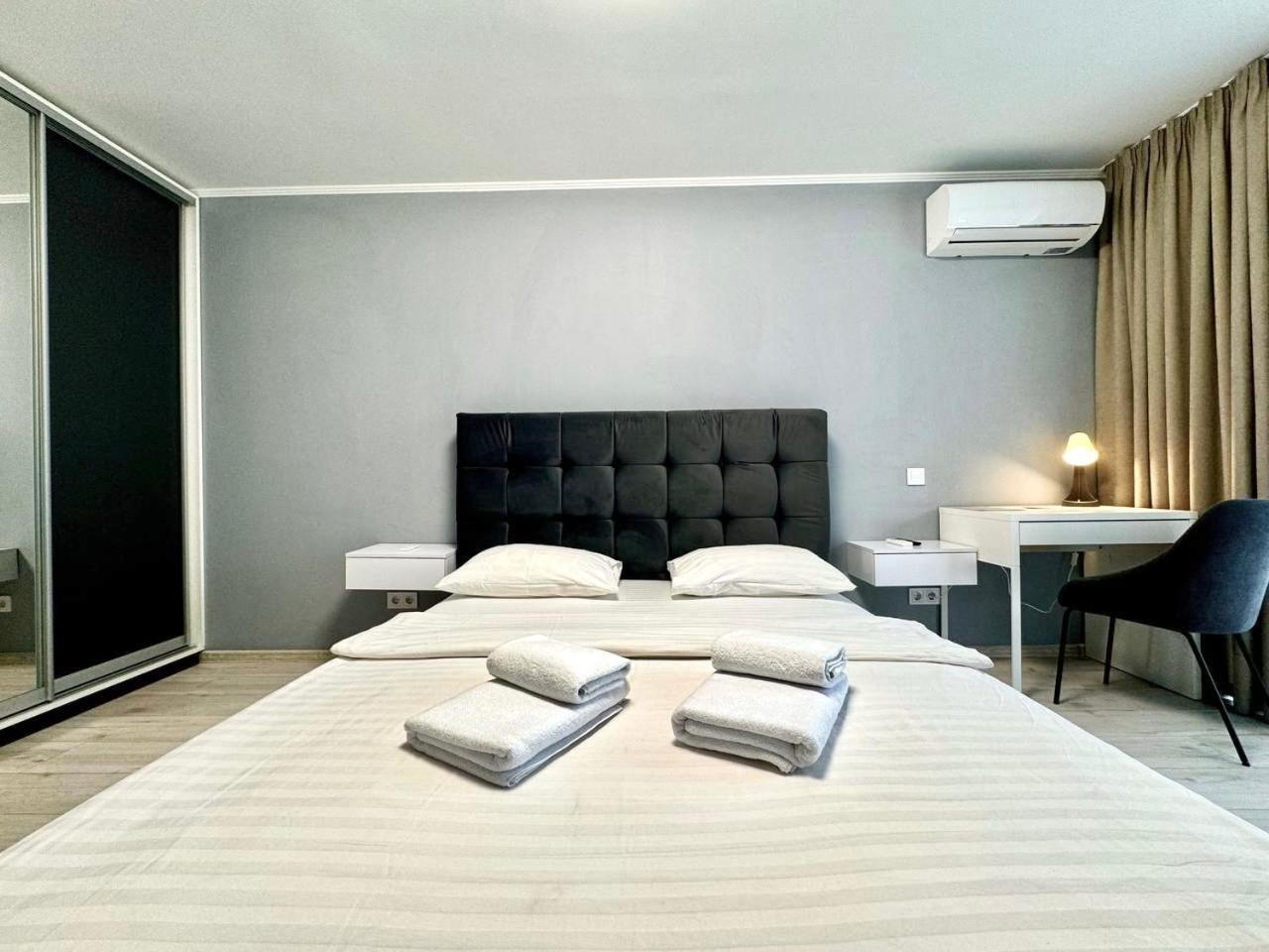 Apartpoltava: Business-Class Apartments with Panoramic Balcony in Prestigious New Building Exterior photo