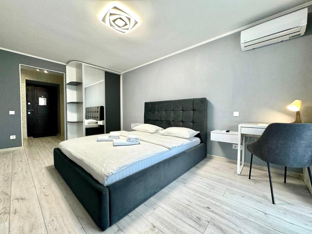 Apartpoltava: Business-Class Apartments with Panoramic Balcony in Prestigious New Building Exterior photo